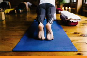 hatha_yoga_vieux_montreal_cours_professeure_carole_bessette_etirement_bien_etre Studio Hatha Yoga Vieux-Montréal avec Carole Bessette