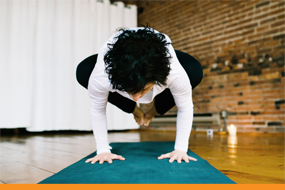 hatha_yoga_vieux_montreal_cours_professeure_carole_bessette_sante_reparateur Carole Bessette professeure expérimentée Hatha Yoga Studio Vieux-Montréal